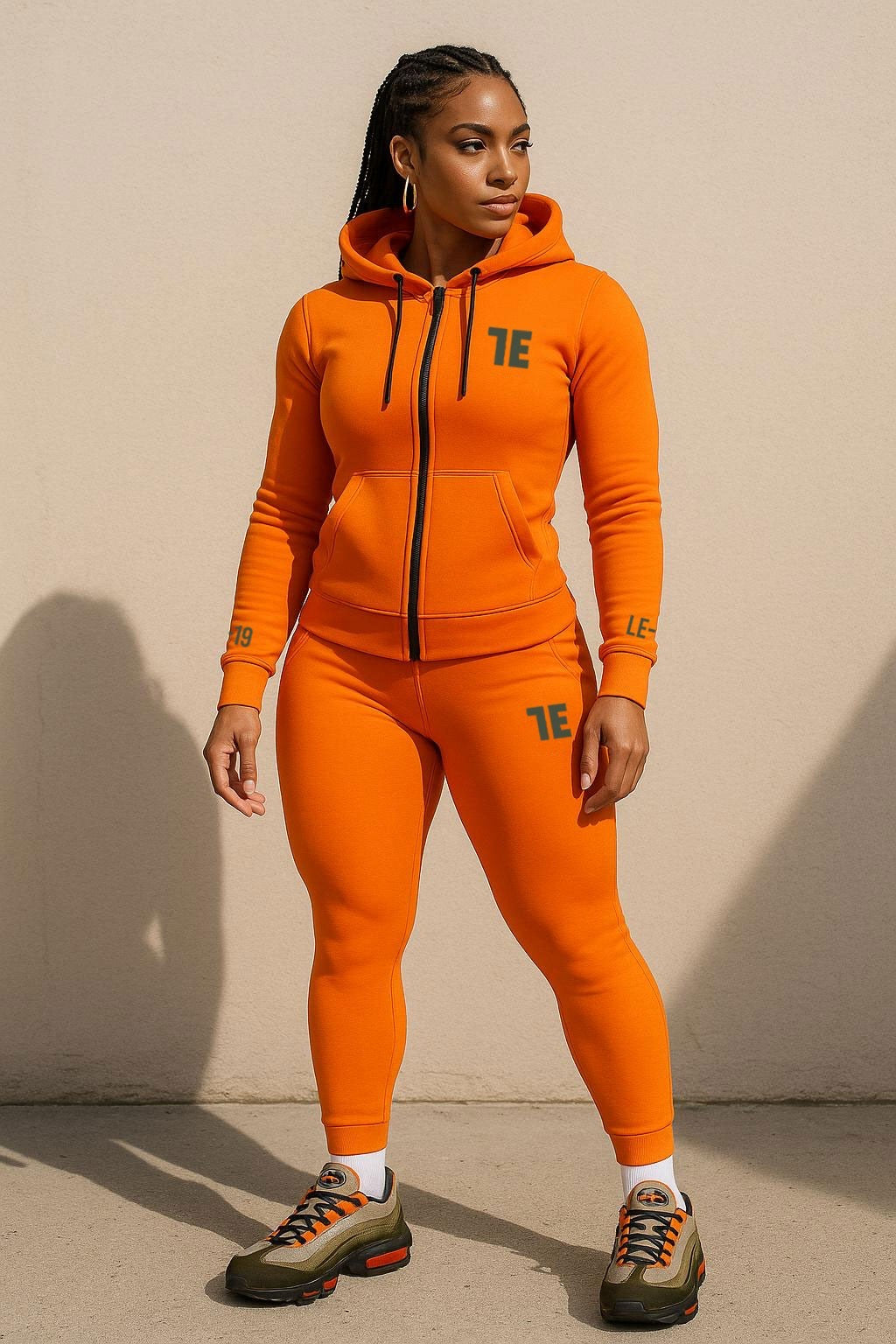 LE Women Sweatsuit